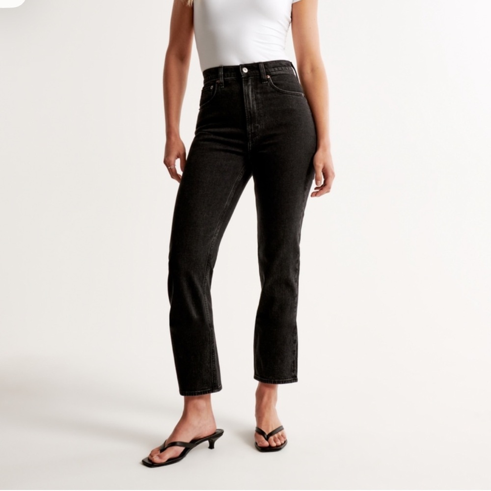 EXTRA SHORT - Abercrombie & Fitch Ultra High Rise Ankle Straight Jean, Size 26/2